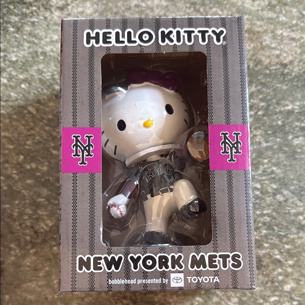 Hello Kitty New York Mets Bobblehead